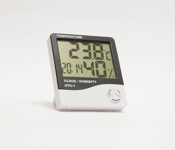 wilgotność powietrza w domu można zmierzyć przy pomocy higrometru