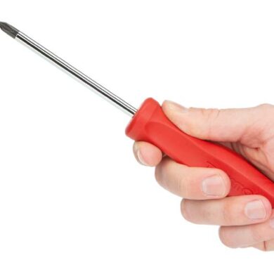 składanie mebli z paczki