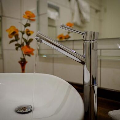 Jaką baterię do umywalki nablatowej wybrać?