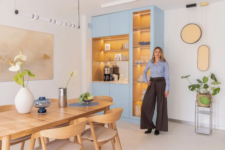 Błękit we wnętrzu. Styl Hamptons