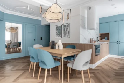 salon-z-niebieska-sciana-sopot-projekt-sokolowska